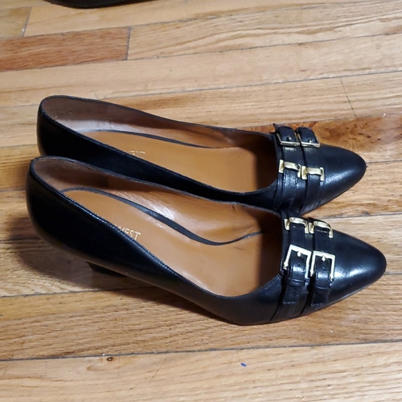 Heels - Picture 2 of 3